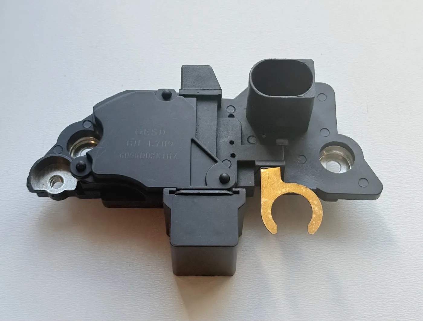 Regulator napięcia 12V