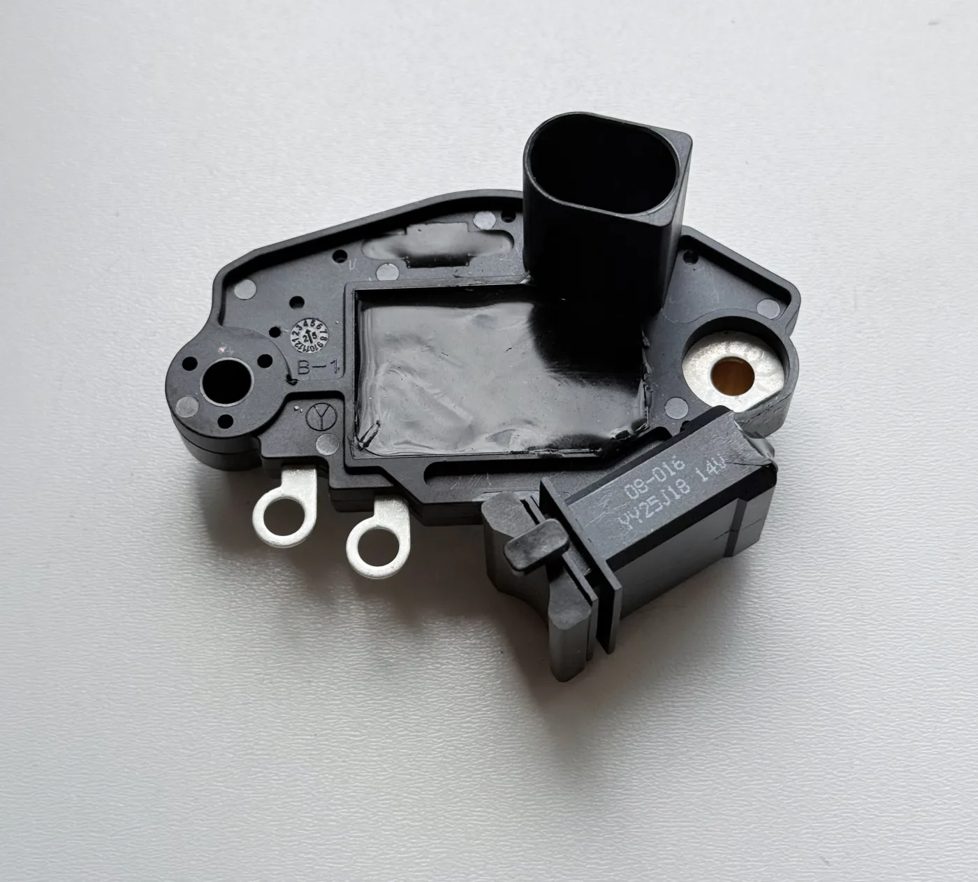 Regulator napięcia 12V