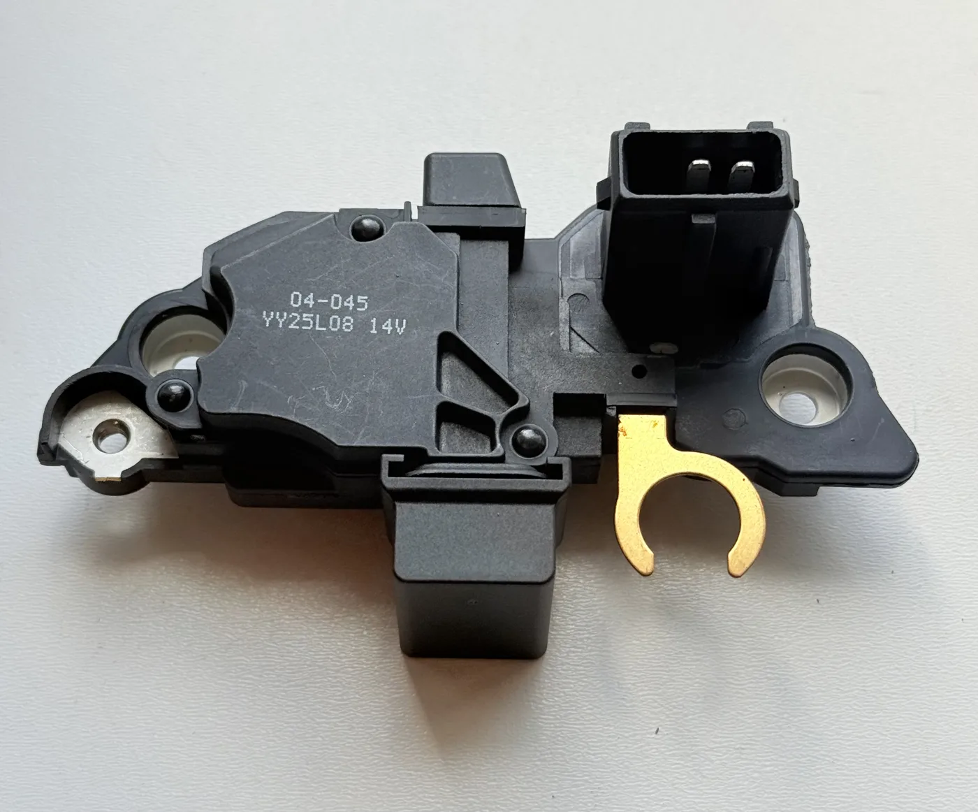 Regulator napięcia 12V