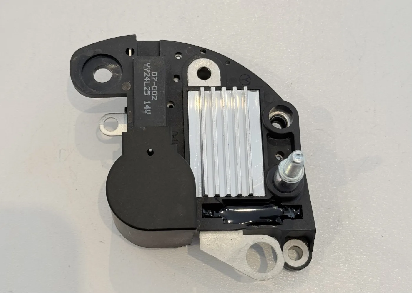 Regulator napięcia 12V