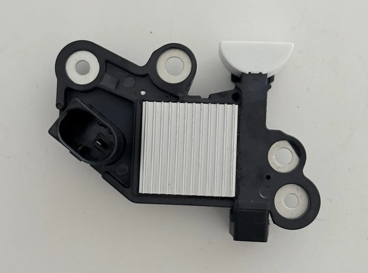 Regulator napięcia 12V